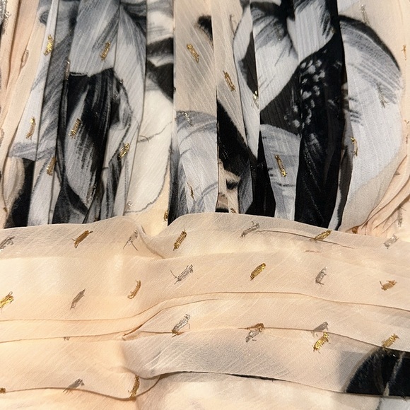 Never worn Calvin Klein size 4 opening on the chest area - Picture 2 of 3